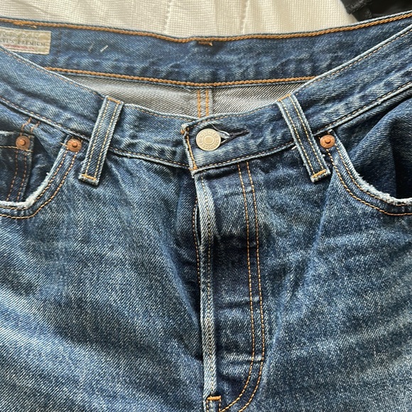 Levi’s - Picture 2 of 5